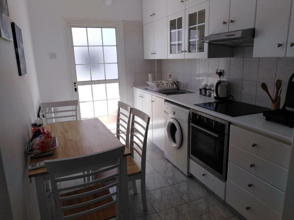 Modern Apartment In Paphos Town Centre Dış mekan fotoğraf